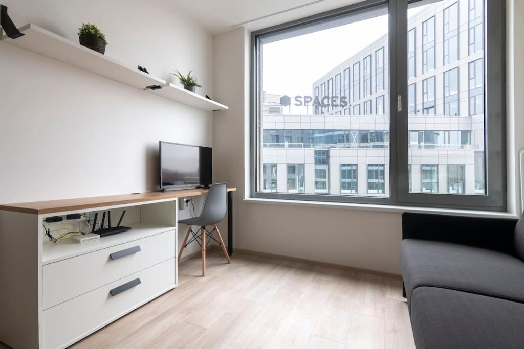 Tiny Flat, 1gb Wifi, Smart Tv, Air Condition Appartement *